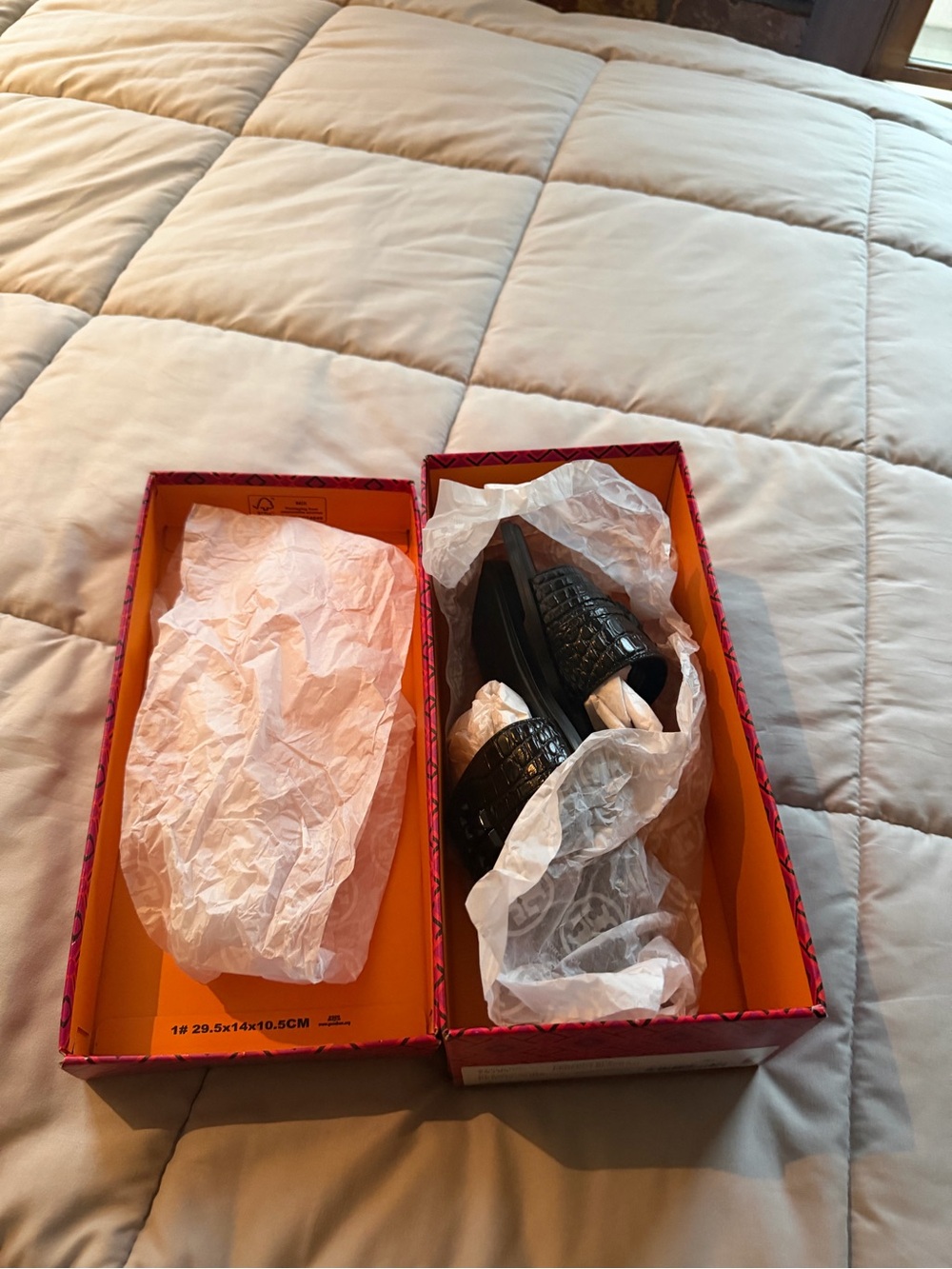 Tory Burch Black Embossed Slide Sandals w. Original New with Box size 8 1/2 - Picture 11 of 12